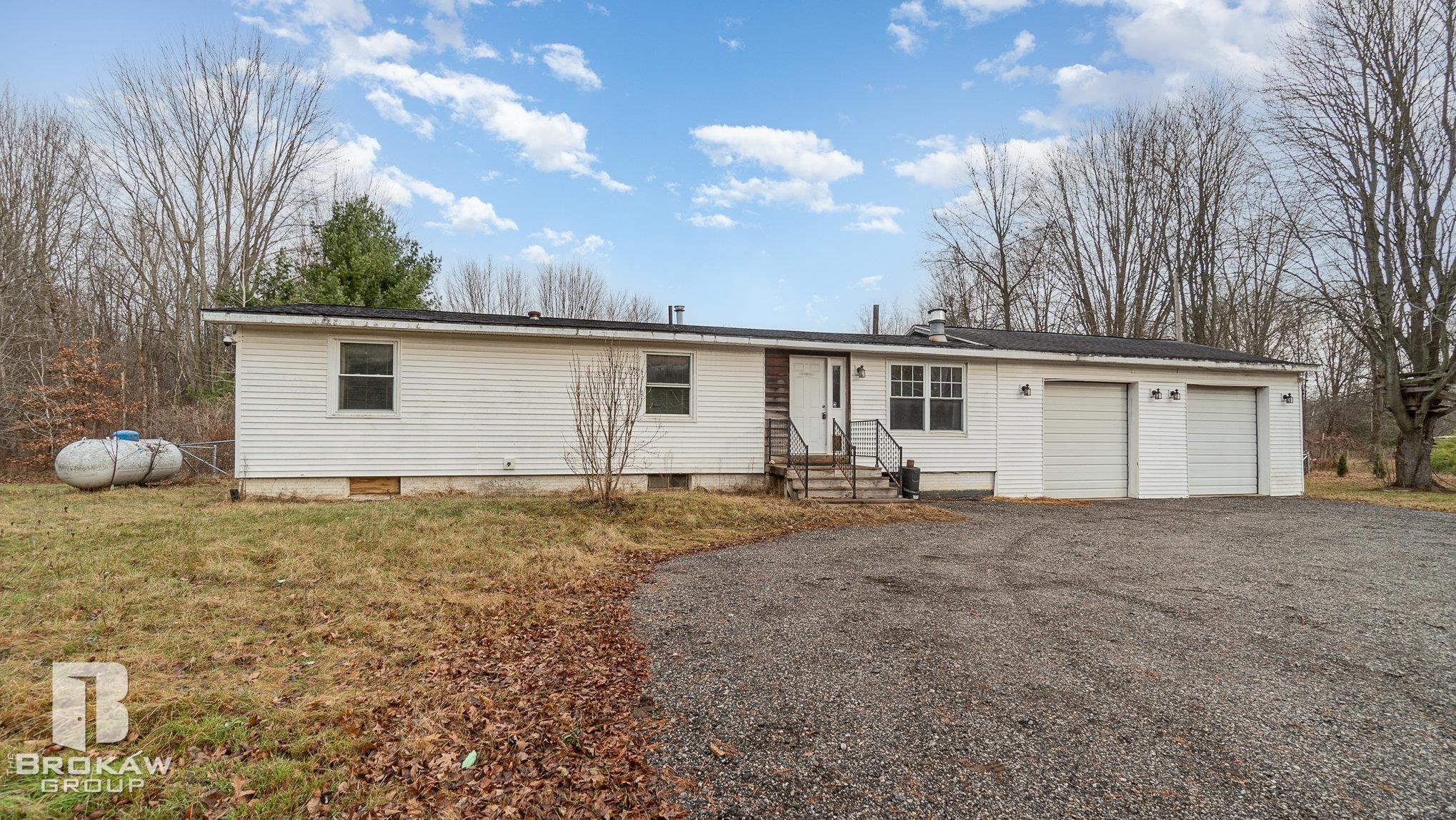 3080 Gary Road Montrose, MI 48457 - Photo 2 of 14