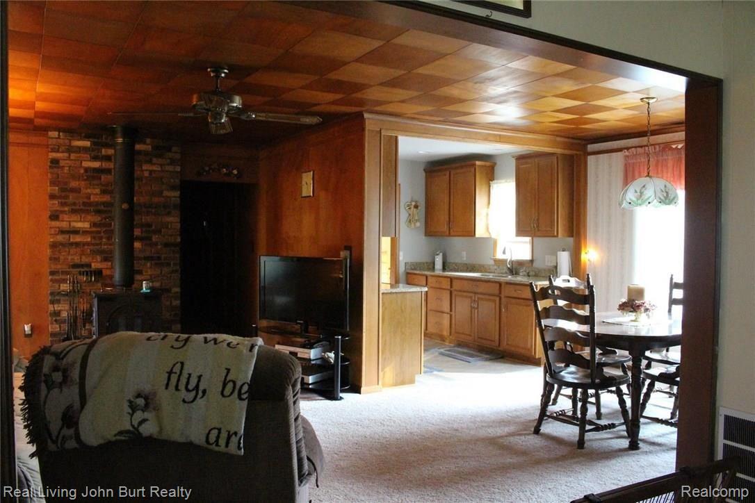 1320 North Van Road Holly, MI 48442 - Photo 6 of 21 IMG_4064.JPG