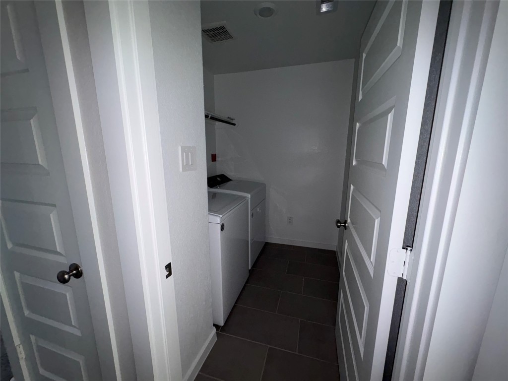 16628 Sterling Clf Street Conroe, TX 77302 - Photo 6 of 14 a view of a room