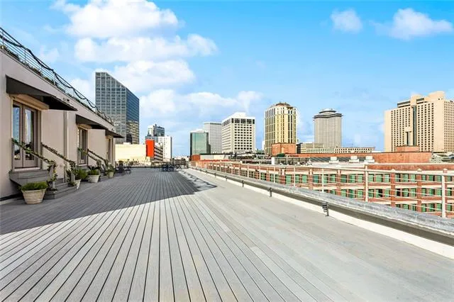 $3,000 | 404 Notre Dame Street, Unit 16, New Orleans, LA 70130