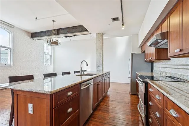 $3,000 | 404 Notre Dame Street, Unit 16, New Orleans, LA 70130