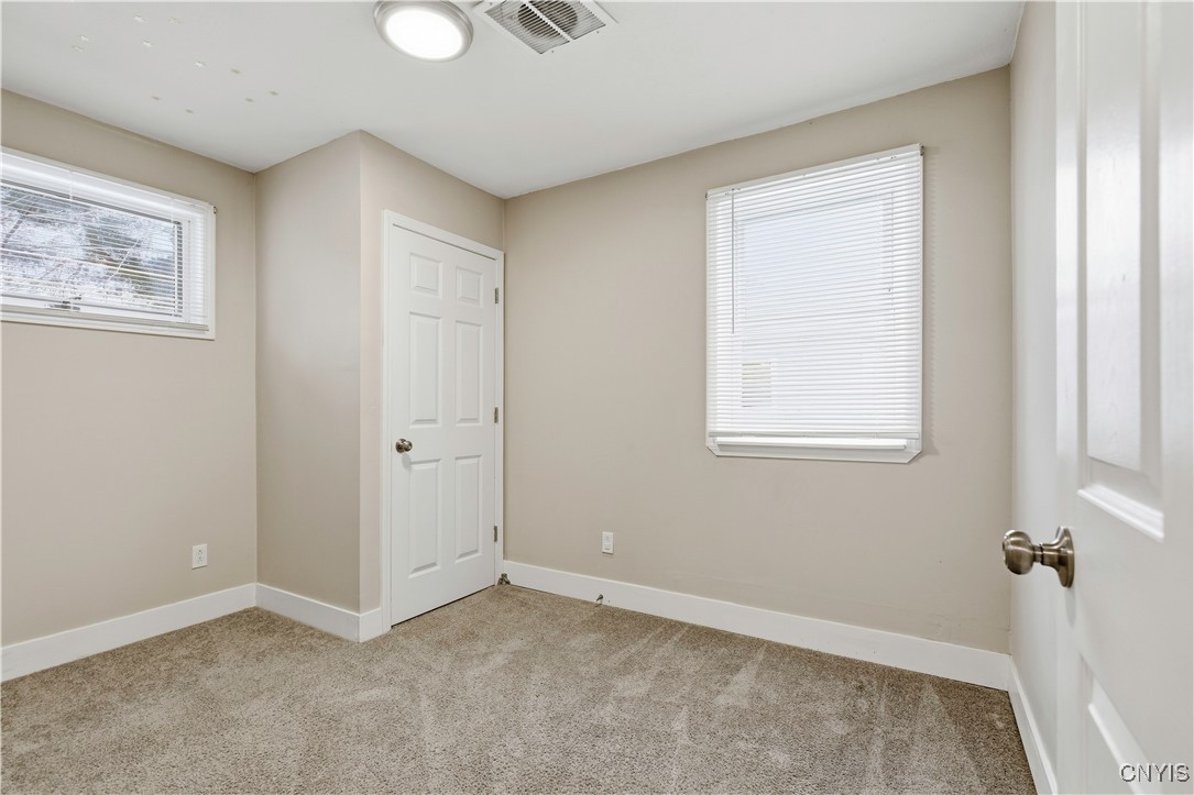 27 Wexford Road DeWitt, NY 13214 - Photo 21 of 36