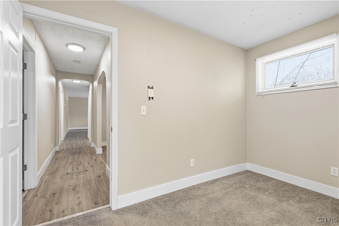 27 Wexford Road DeWitt, NY 13214 - Photo 22 of 36