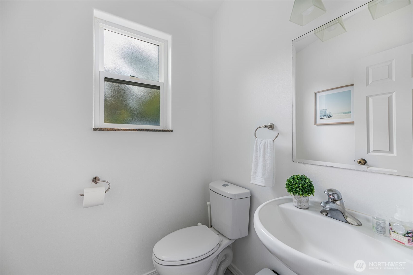 2708 Northeast 98th Street Seattle, WA 98115 - Photo 23 of 40