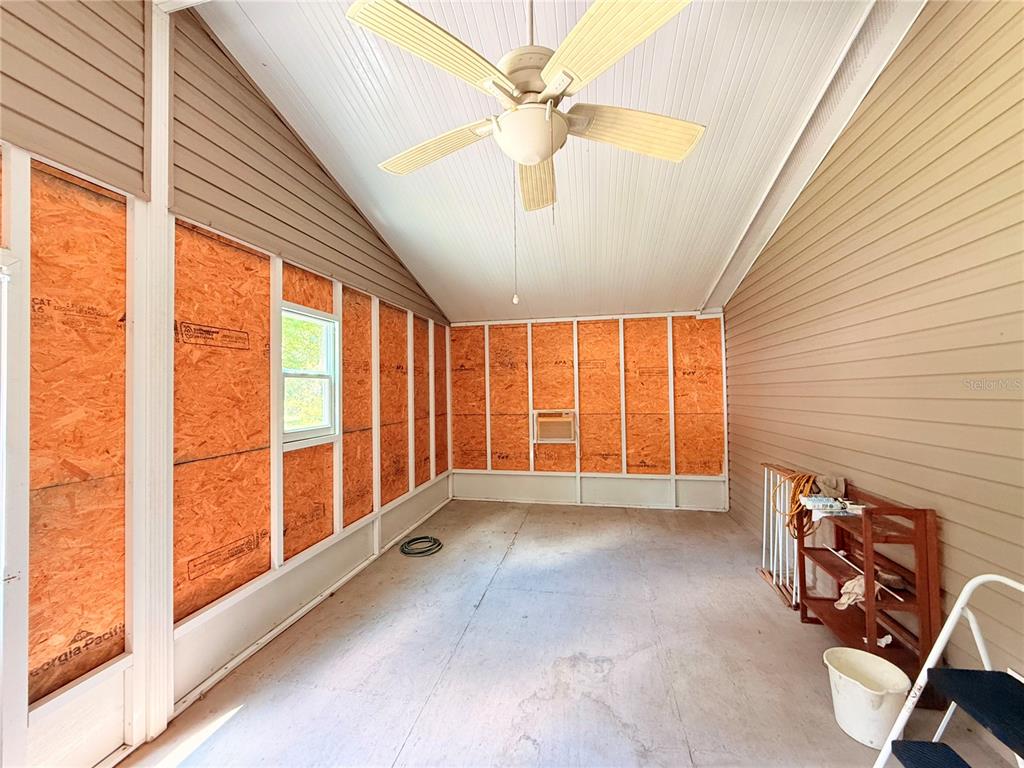 3964 288th Street Branford, FL 32008 - Photo 22 of 37 a view of an empty room with a window