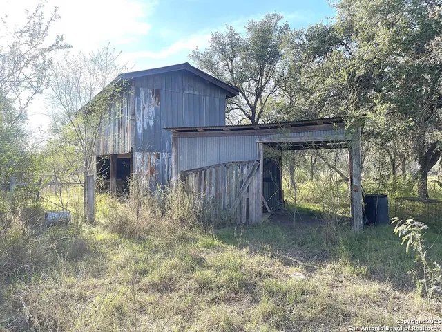 $580,900 | 9654 Fm 2617, Pettus, TX 78146