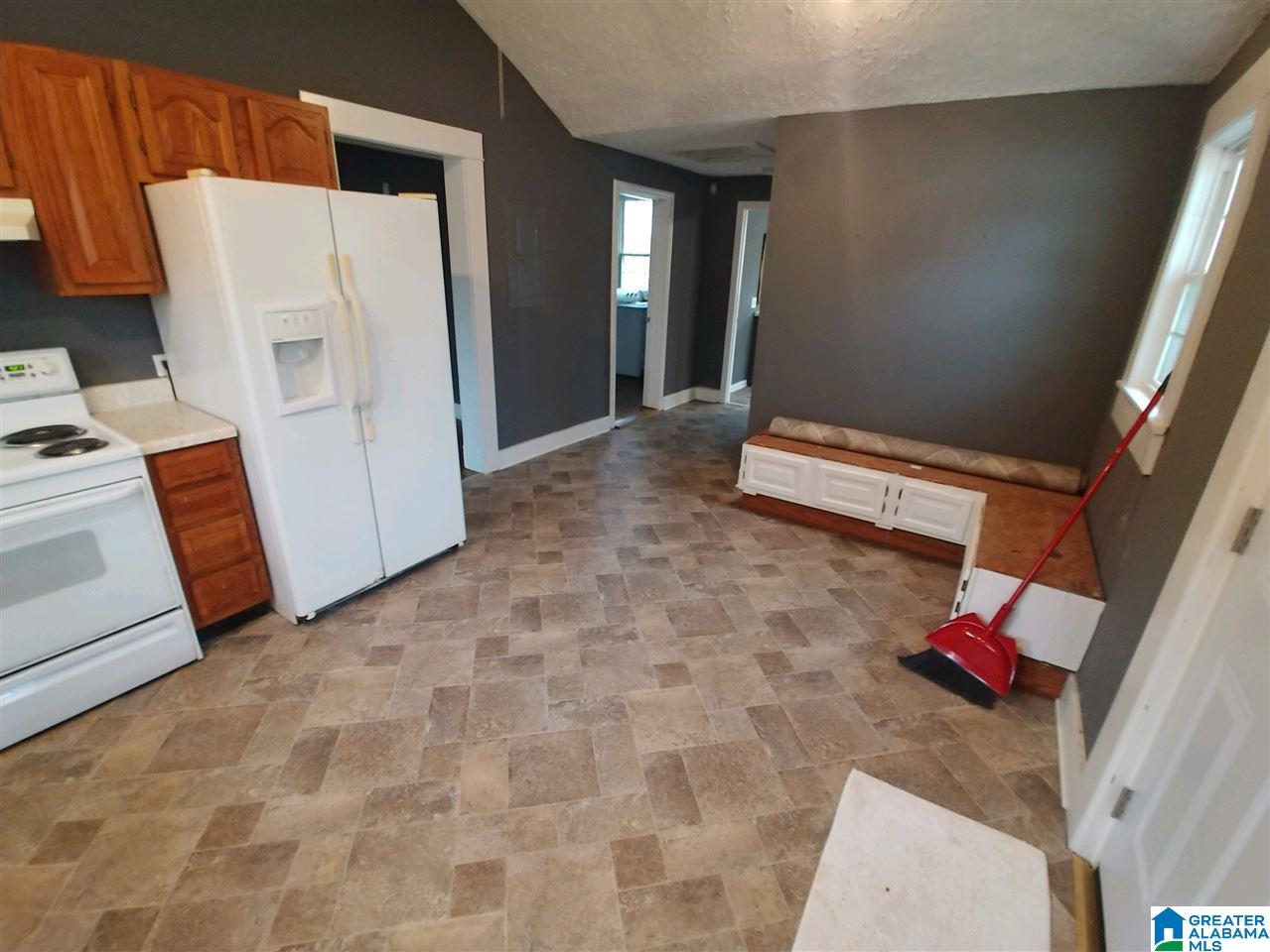 306 East 3rd Street Sylacauga, AL 35150 - Photo 5 of 13