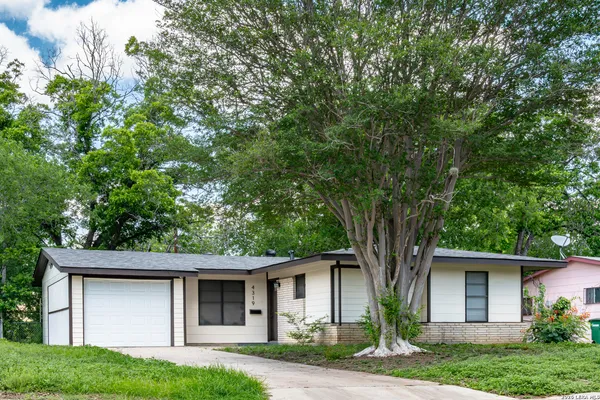 $1,800 | 4319 Algruth Drive, San Antonio, TX 78220