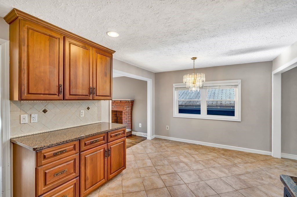 8 Meadow Road Medway, MA 02053 - Photo 11 of 42 Gallery Image 11