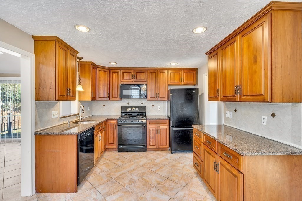 8 Meadow Road Medway, MA 02053 - Photo 15 of 42 Gallery Image 15