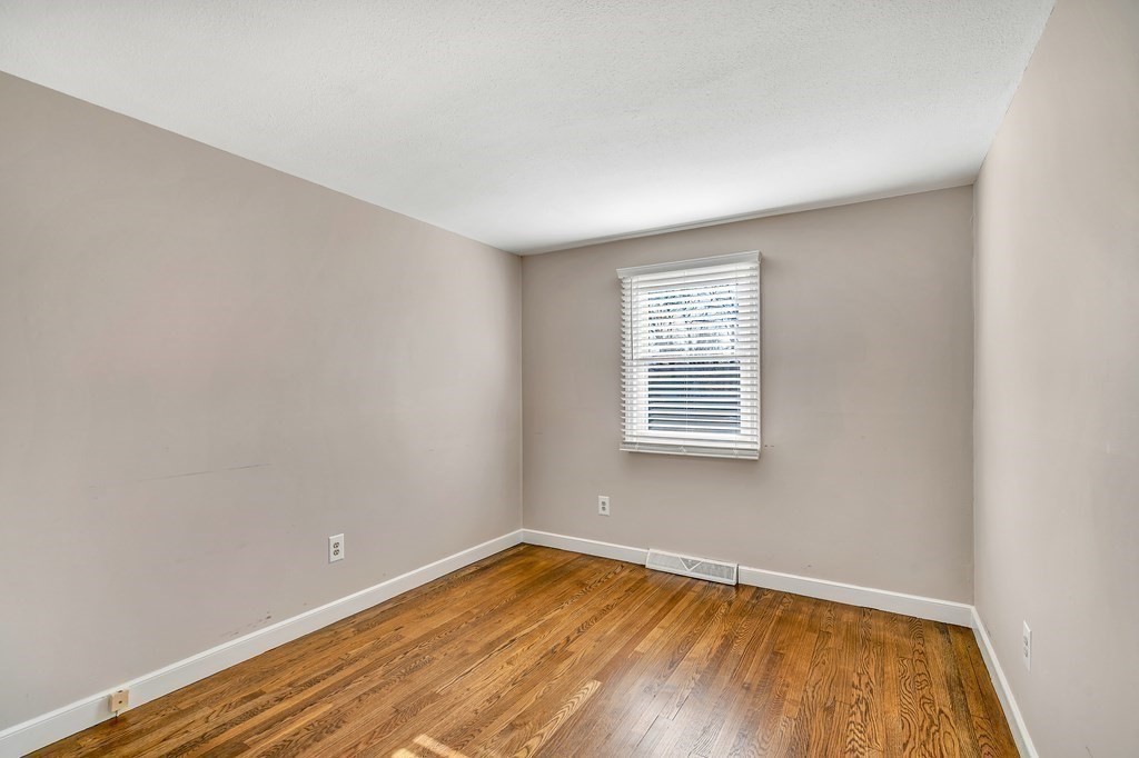 8 Meadow Road Medway, MA 02053 - Photo 17 of 42 Gallery Image 17