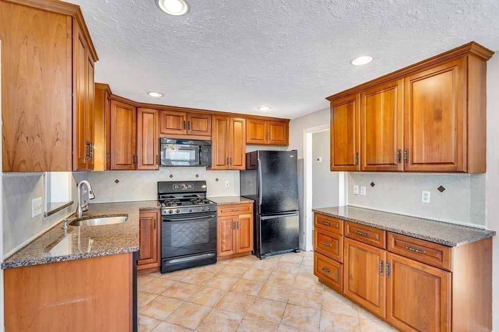 8 Meadow Road Medway, MA 02053 - Photo 8 of 42 Gallery Image 8