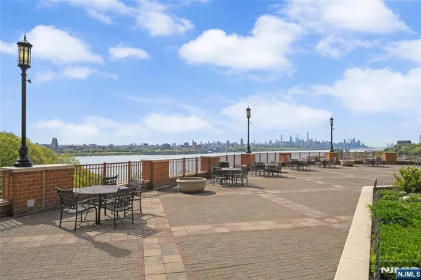$4,600 | 100 Old Palisade Road, Unit 2108, Fort Lee, NJ 07024