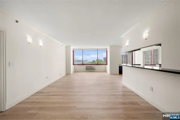 $4,600 | 100 Old Palisade Road, Unit 2108, Fort Lee, NJ 07024