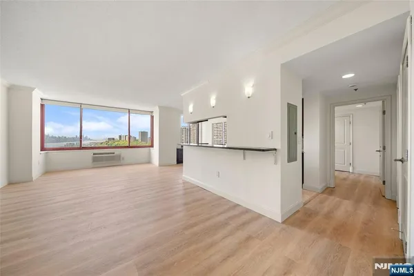$4,600 | 100 Old Palisade Road, Unit 2108, Fort Lee, NJ 07024