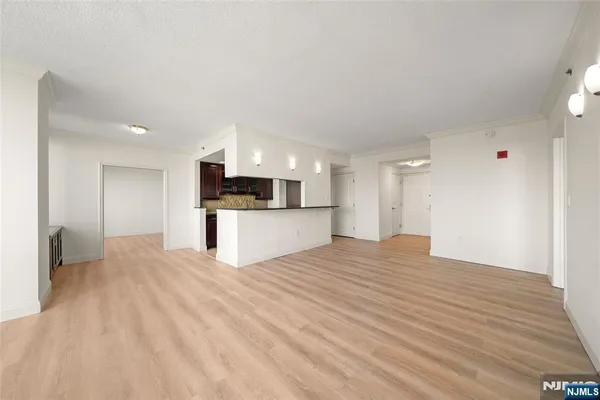 $4,600 | 100 Old Palisade Road, Unit 2108, Fort Lee, NJ 07024