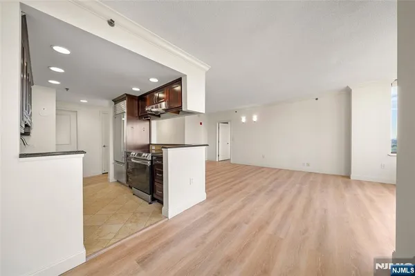 $4,600 | 100 Old Palisade Road, Unit 2108, Fort Lee, NJ 07024
