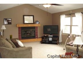 74 Holliday Springfield, IL 62702 - Photo 5 of 24