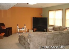 74 Holliday Springfield, IL 62702 - Photo 8 of 24