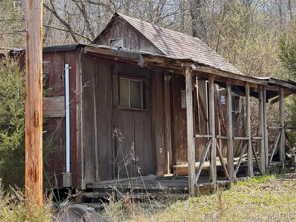 $40,000 | 2172 Lake Park Trail, De Soto, MO 63020