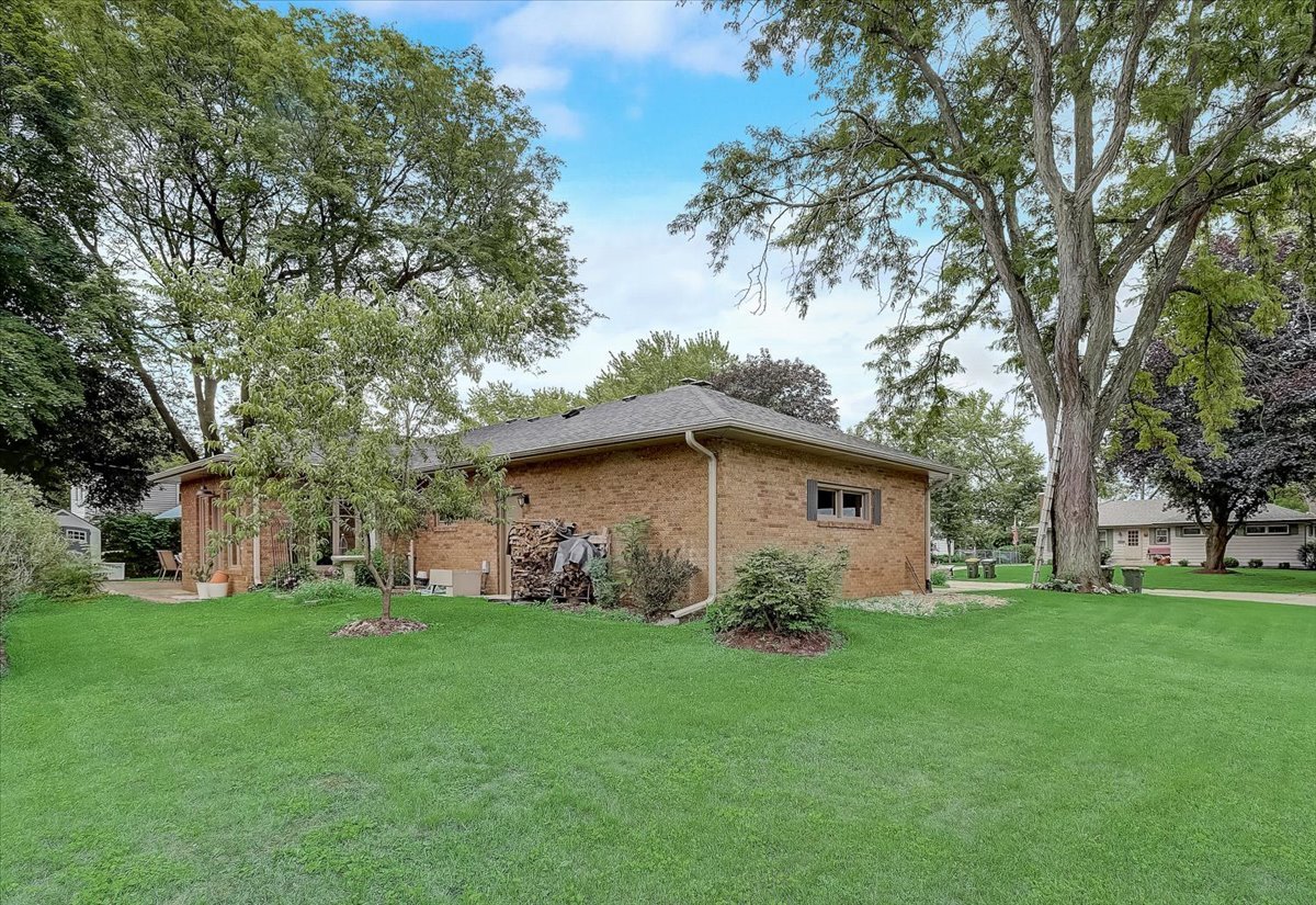 625 Deerpath Road East Dundee, IL 60118 - Photo 35 of 38
