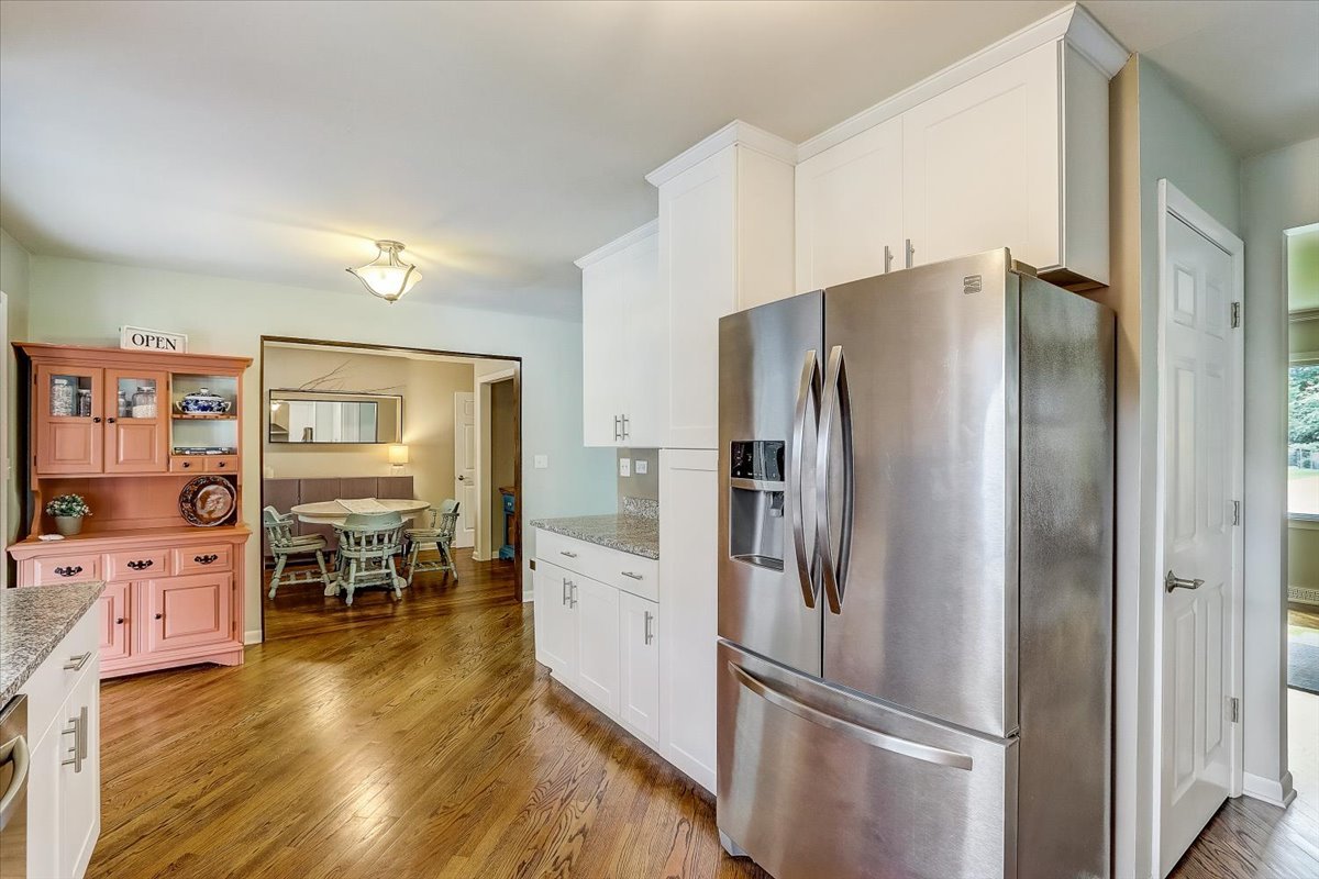 625 Deerpath Road East Dundee, IL 60118 - Photo 10 of 38