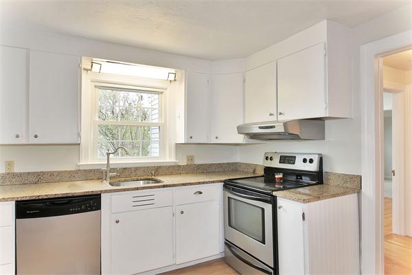 8 Prudential Road Worcester, MA 01606 - Photo 4 of 24 Gallery Image 4