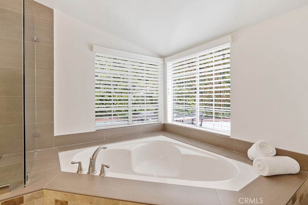 840 Rainbow Drive Glendora, CA 91741 - Photo 46 of 74 a bathroom with bathtub and window