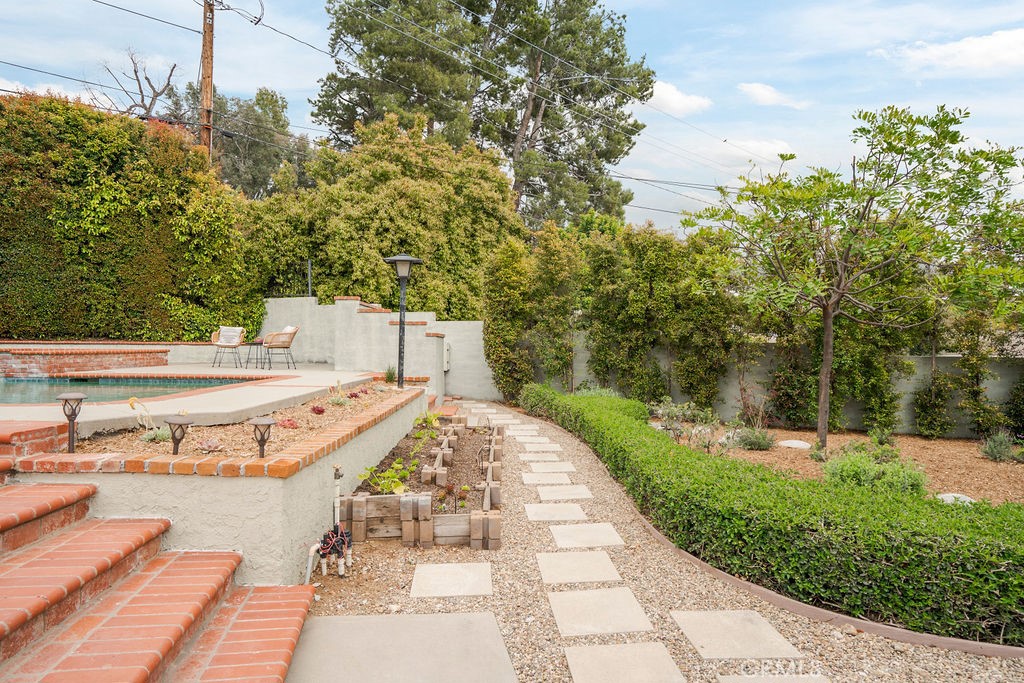 840 Rainbow Drive Glendora, CA 91741 - Photo 60 of 74 vegetable garden
