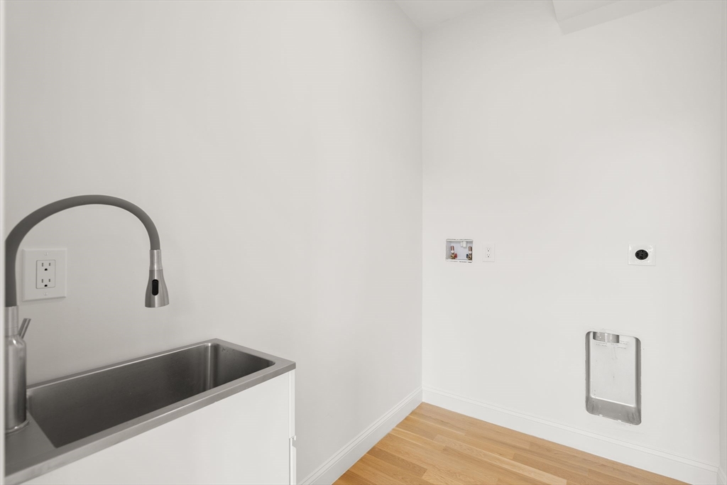 27 Shepard Street, Unit 4 Boston, MA 02135 - Photo 36 of 40