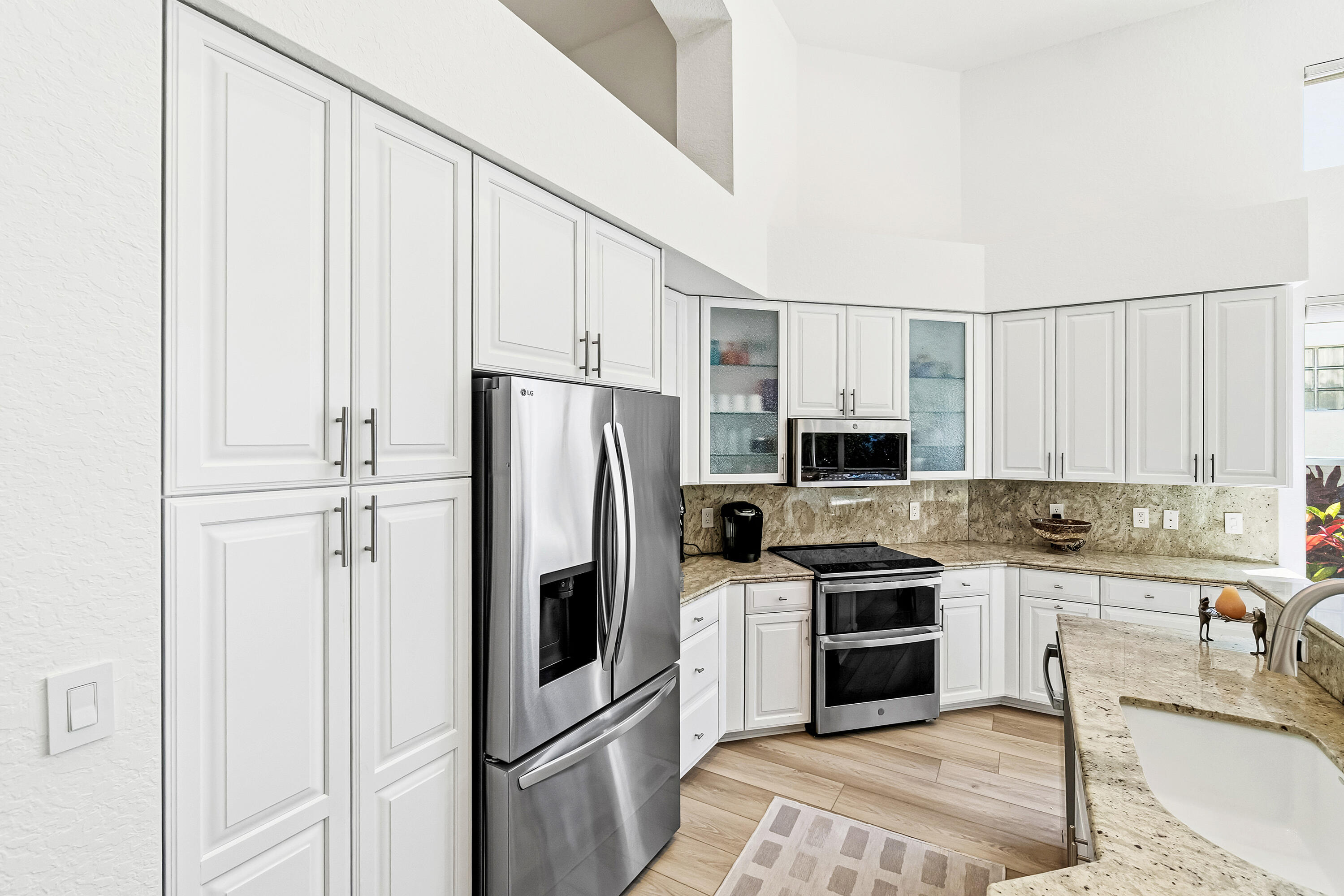 6213 Northwest 21st Court Boca Raton, FL 33496 - Photo 16 of 63 Kitchen