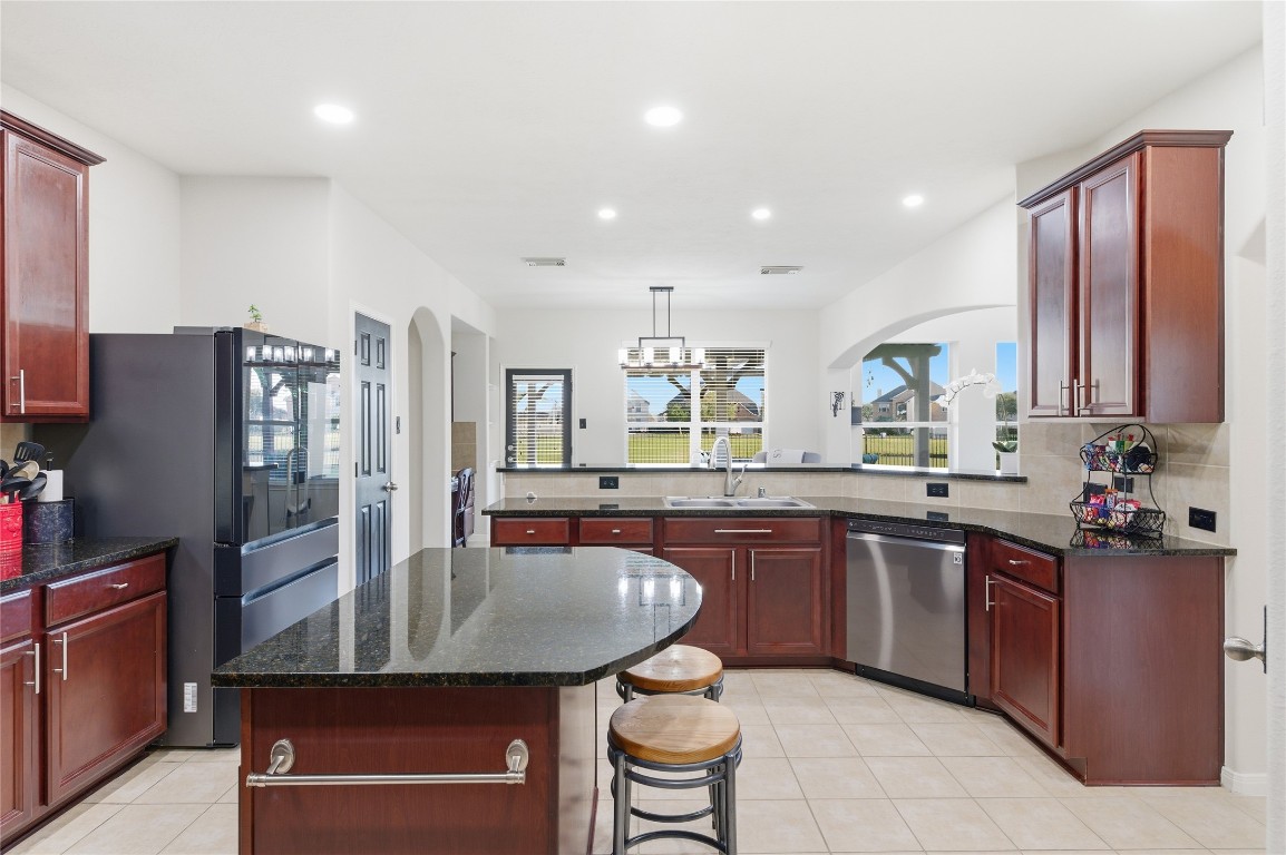 28 Atascadero Drive Manvel, TX 77578 - Photo 23 of 50