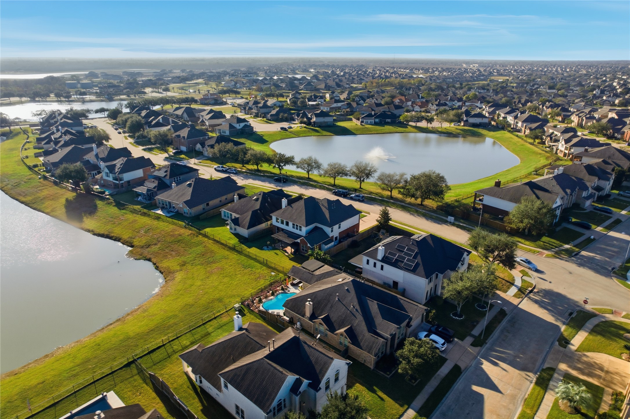 28 Atascadero Drive Manvel, TX 77578 - Photo 4 of 50