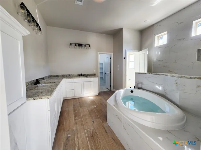 $689,000 | 637 Bald Eagle Loop, Salado, TX 76571