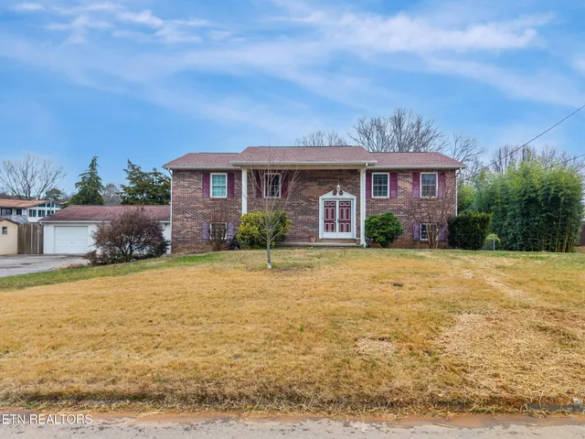 $400,000 | 7404 Oxmoor Road, Knoxville, TN 37931