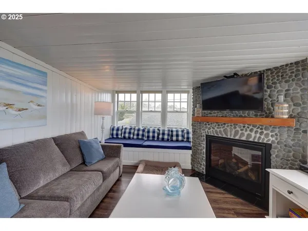 $1,774,000 | 80444 Carnahan Road North, Arch Cape, OR 97102