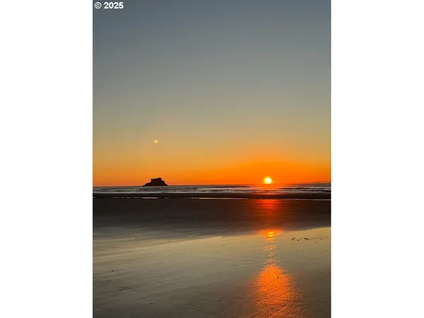 $1,774,000 | 80444 Carnahan Road North, Arch Cape, OR 97102