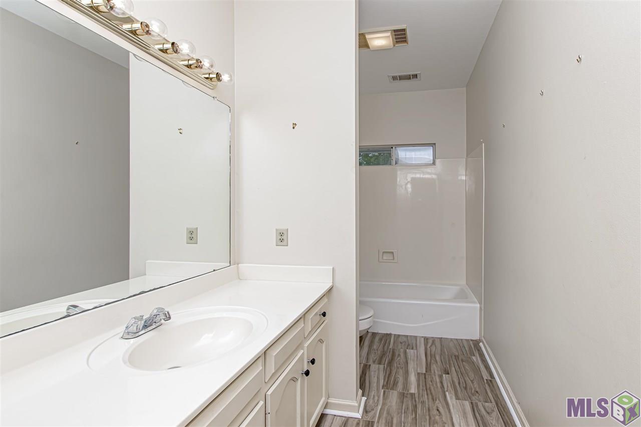 12931 Carrington Pl Avenue Baton Rouge, LA 70817 - Photo 15 of 21