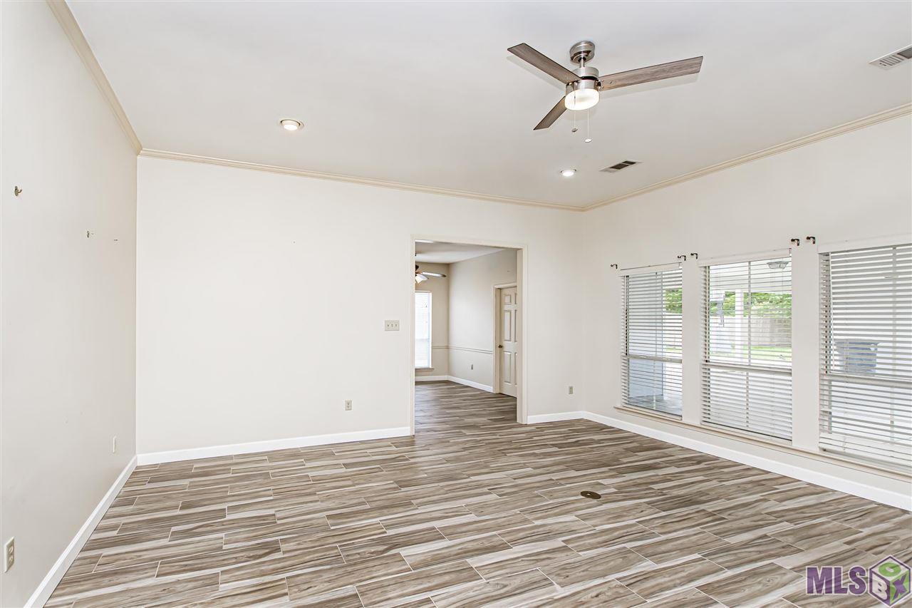 12931 Carrington Pl Avenue Baton Rouge, LA 70817 - Photo 5 of 21