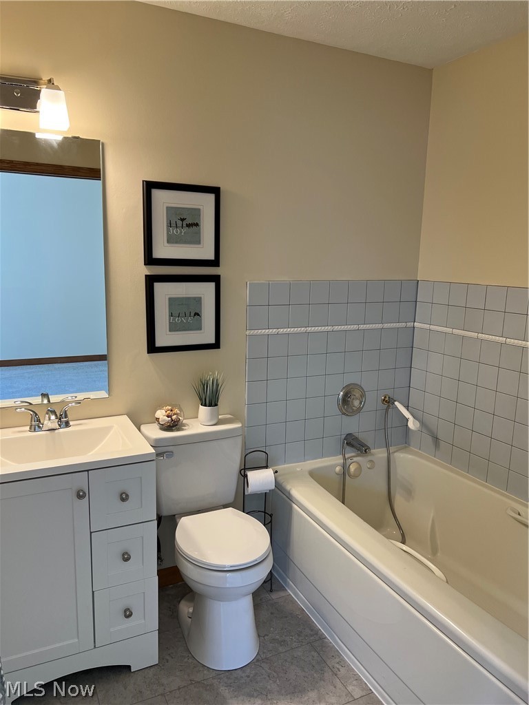 144 Lee Road Berea, OH 44017 - Photo 20 of 33 Master bathroom, handicap equiped