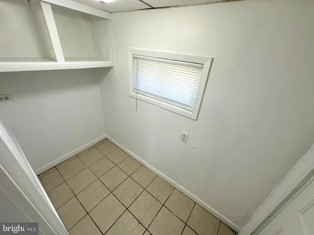 a view of utility room