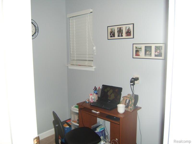 574 Tennyson, Unit 76 Rochester, MI 48307 - Photo 11 of 13 office.jpg