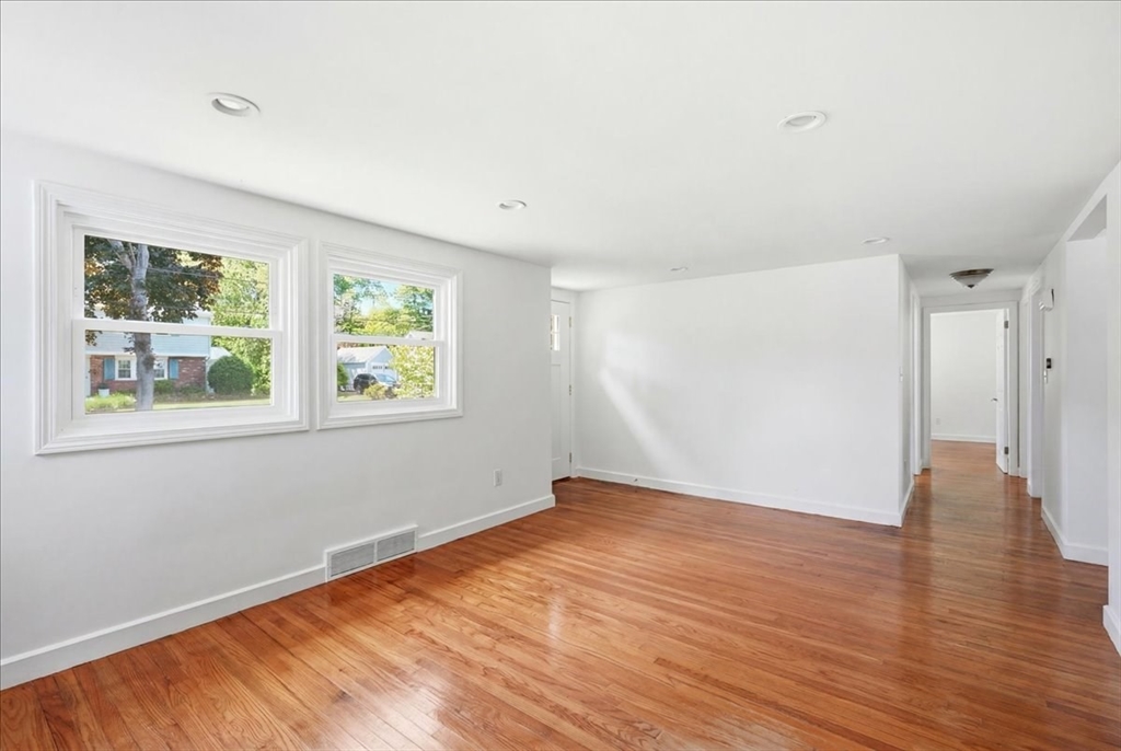 6 Jackson Road Scituate, MA 02066 - Photo 7 of 38