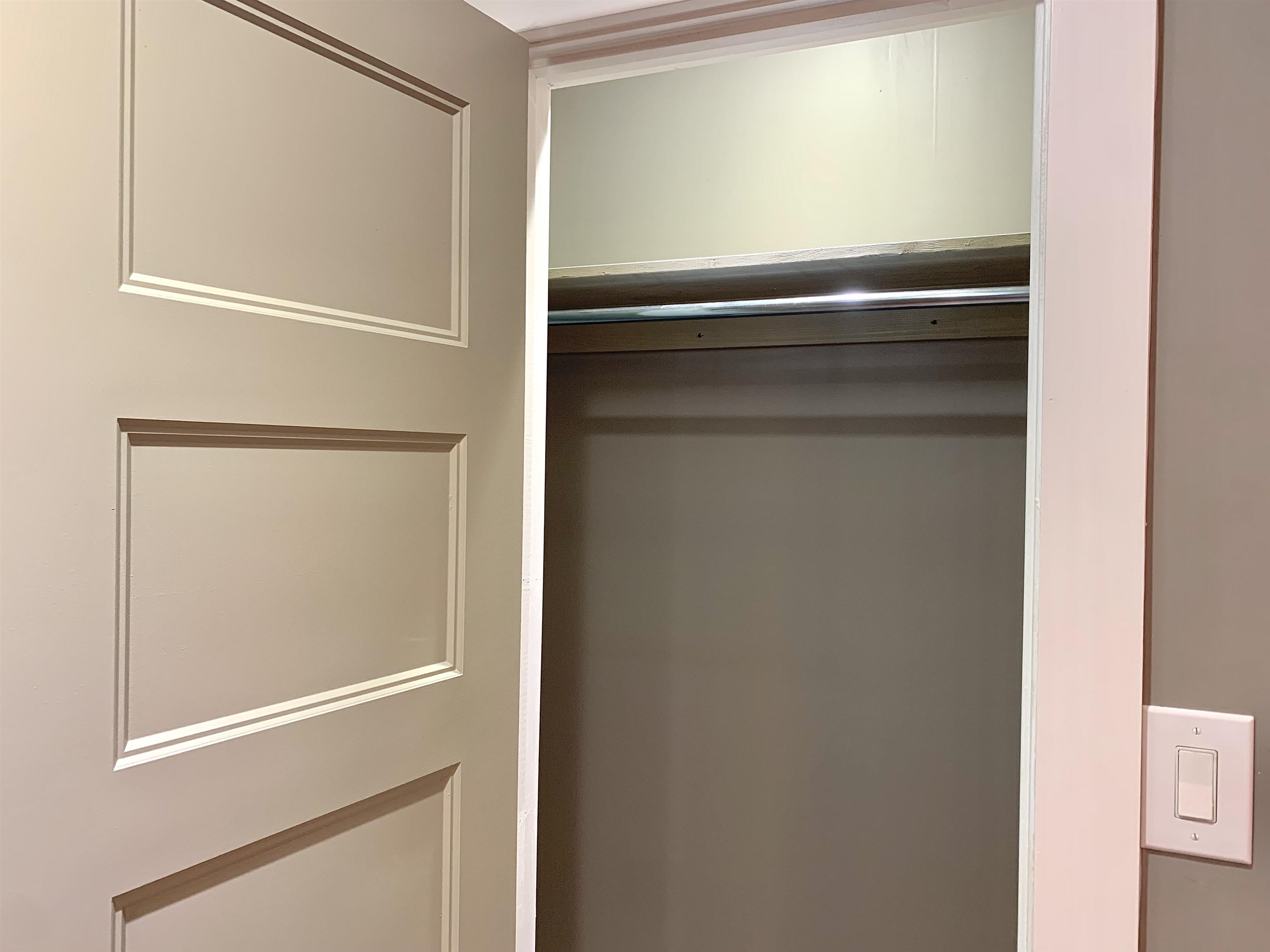 17 Cr 747 Road Walnut, MS 38683 - Photo 22 of 35 a close view of closet