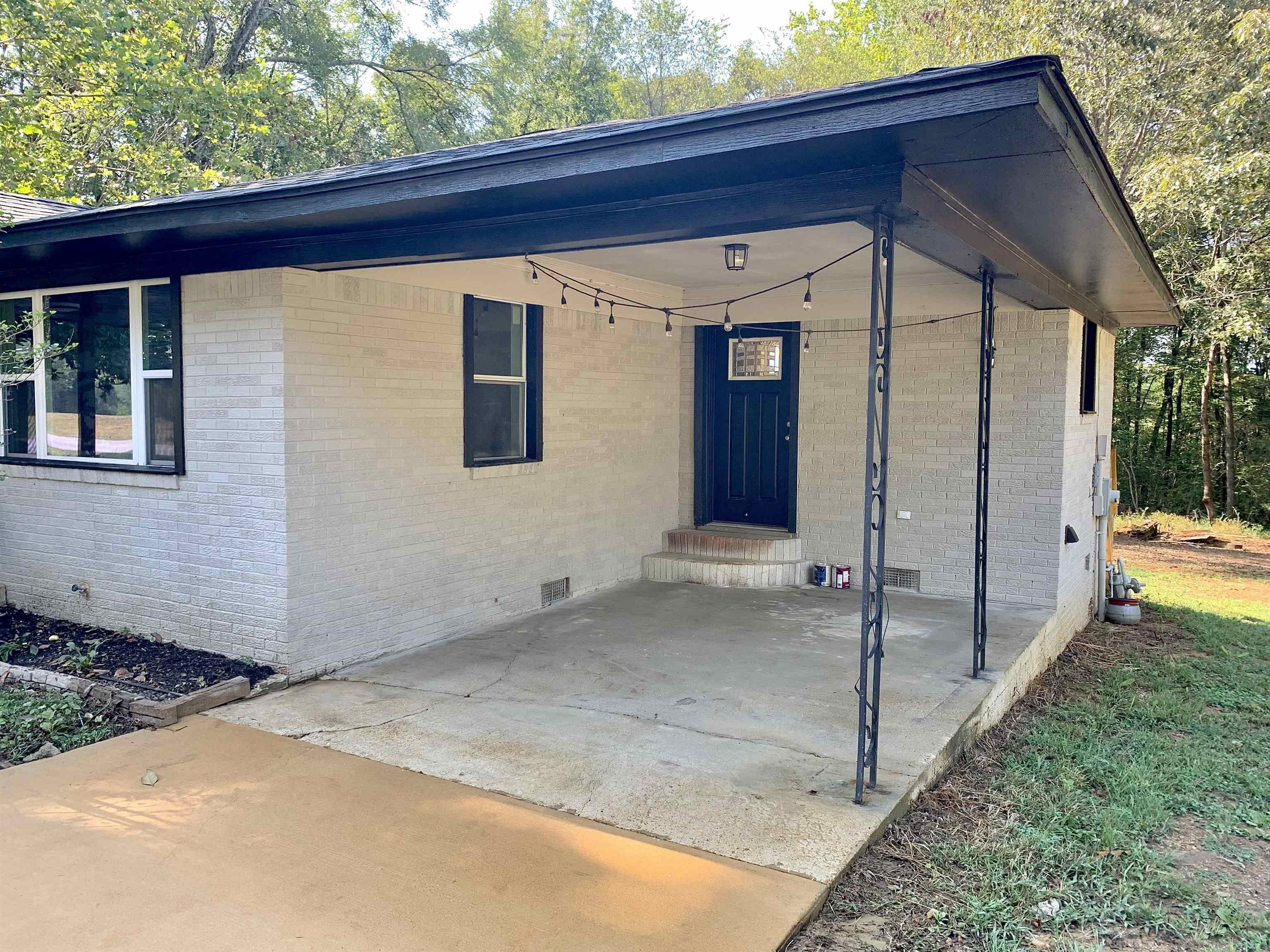 17 Cr 747 Road Walnut, MS 38683 - Photo 3 of 35 a view of a house with backyard