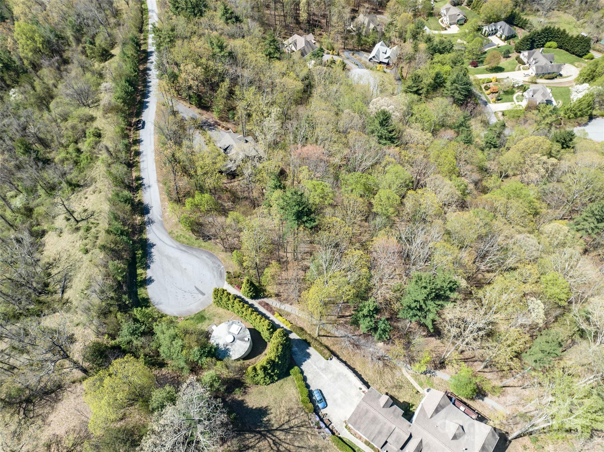 88 Courseview Drive, Unit 239 Weaverville, NC 28787 - Photo 3 of 16