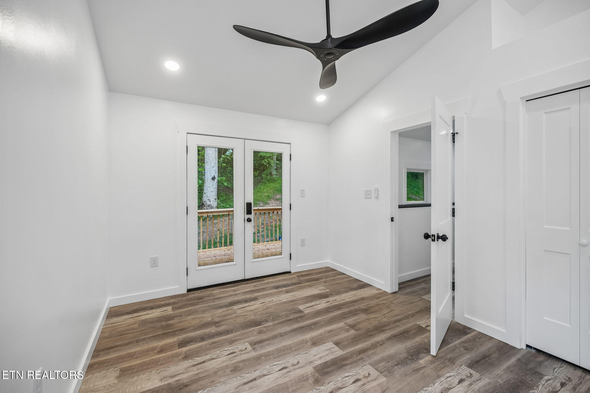 213 Hidden Valley Road Clinton, TN 37716 - Photo 21 of 34 20-213 Hidden Valley Rd - 020