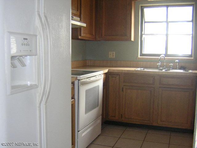 10186 Foxcroft Road West Jacksonville, FL 32257 - Photo 6 of 10 Kitchen