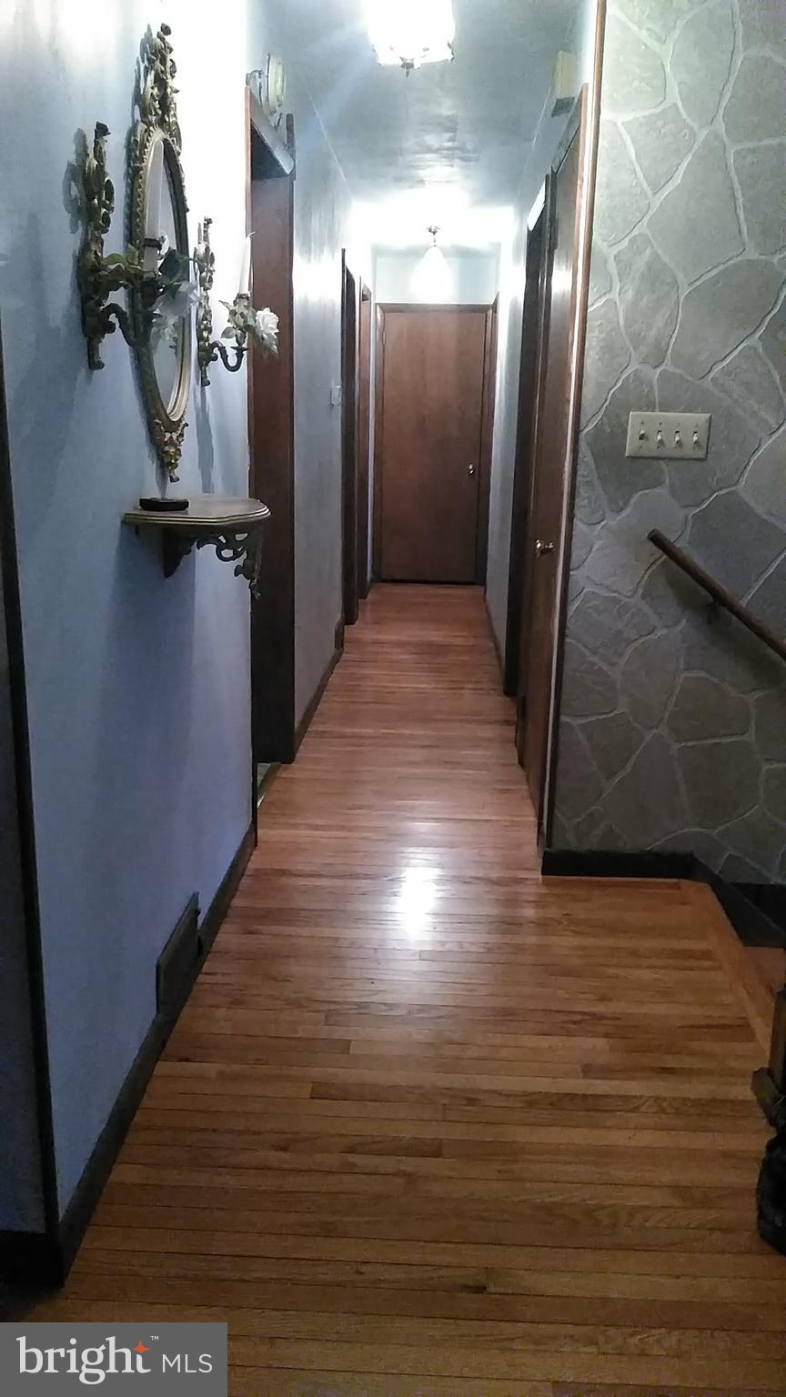 106 Northside Road Elverson, PA 19520 - Photo 21 of 36 Hallway