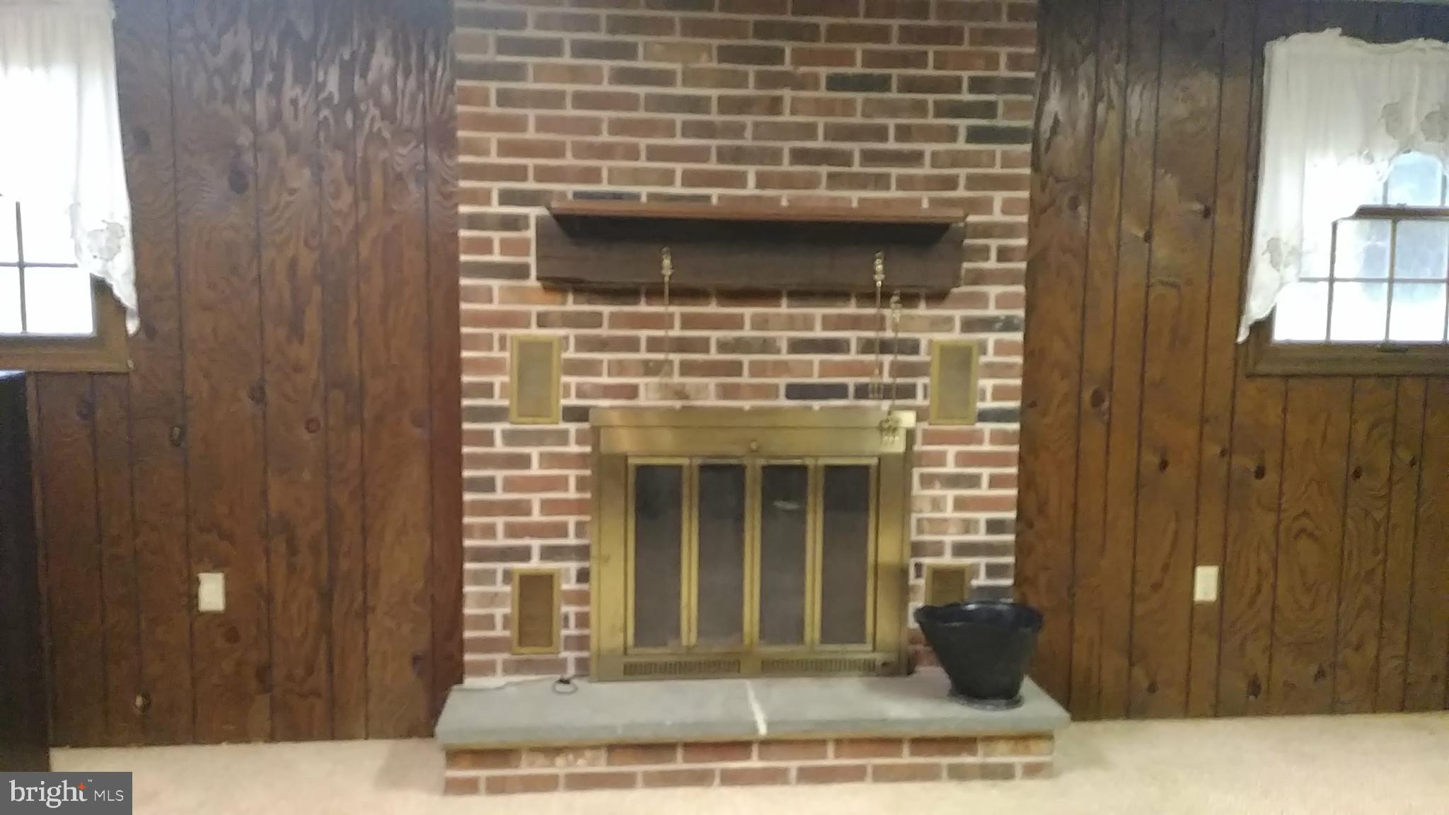 106 Northside Road Elverson, PA 19520 - Photo 31 of 36 Family Room